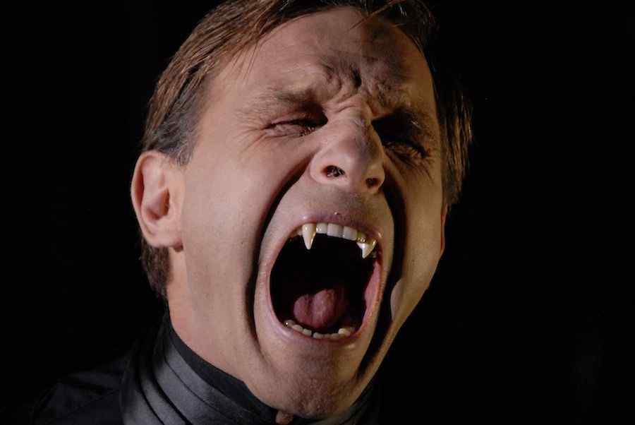 11 Thomas Kretschmann Shows Off His Fangs As The Legendary Vampire